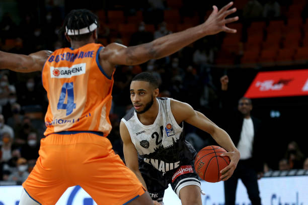 不少球迷表 不少球迷表