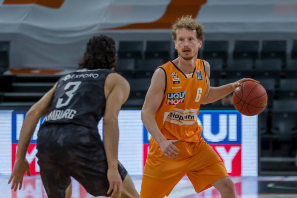 随着比赛的 随着比赛的