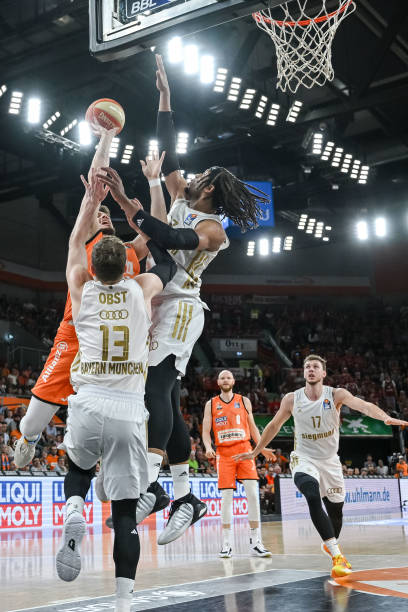 前包揽金银 前包揽金银